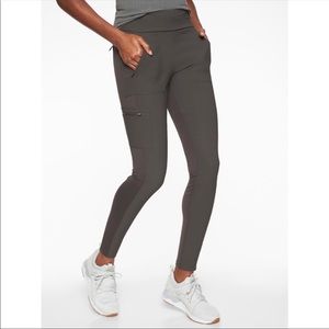 athleta headlands hybrid cargo ii tight charcoal size 2